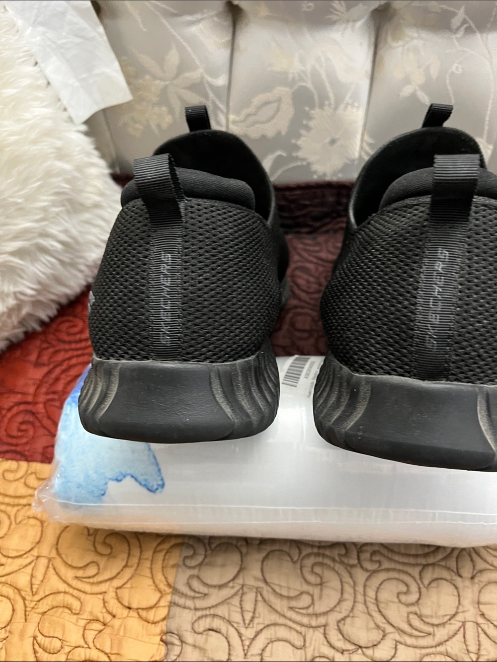 Skechers Wide/ air Cooled memory Foam Mens Black Slip-On Knit Athletic Sneakers. - Picture 4 of 7